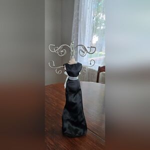 Elegant Vintage Black Dress Necklace Holder
